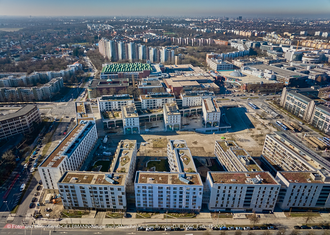 15.02.2023 - Perlach Plaza - Rentenversicherung - SHAERE - Allianz in Neuperlach